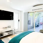 Private, Local Living Studio In Mascot, Airport