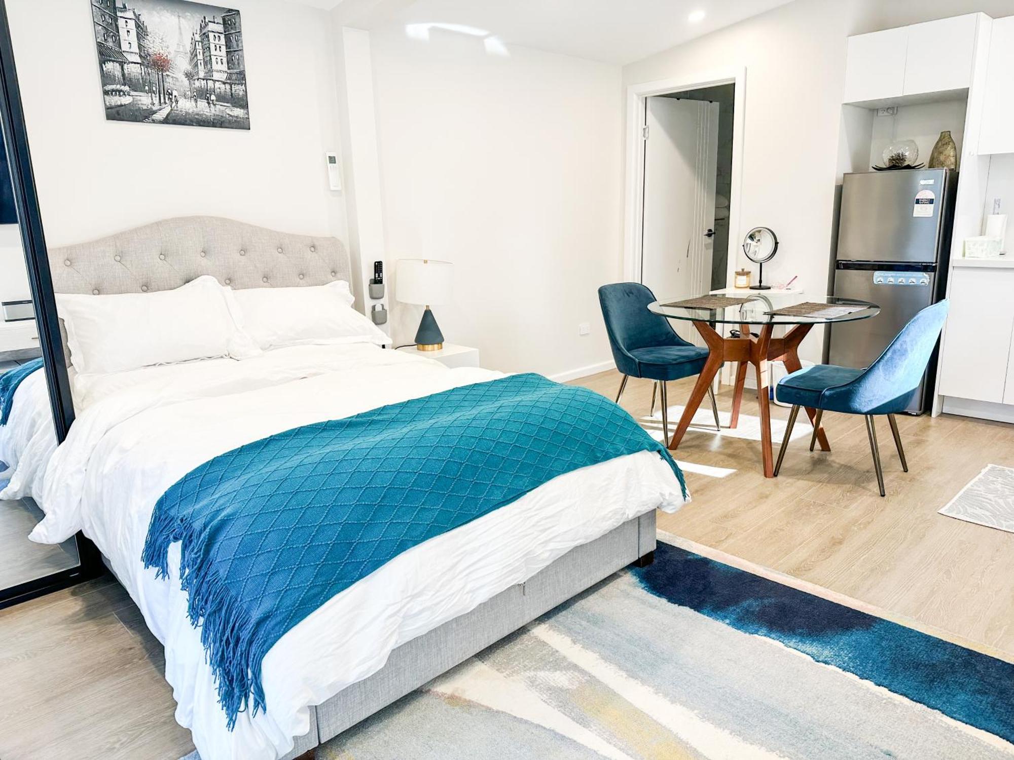 Private, Local Living In Mascot, Airport * Sydney